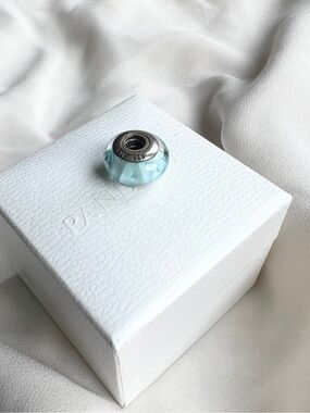 PANDORA BLUE LOOKING GLASS MURANO CHARM